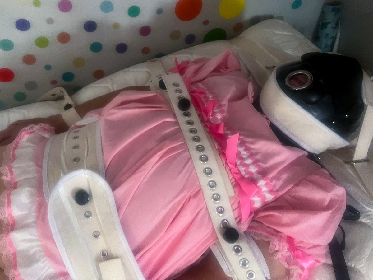 BrisbaneM5978's tweet photo. Serious sissy and diapers sluts are welcome to inbox me for perfect training session 
#sissy #spanking #anal #chastity #lingrie #feminization #pegging #gagging #diapers #handcuff #blindfold #feet #feetworshi̇p #heels #sissification https://t.co/vqAxu5AvEf