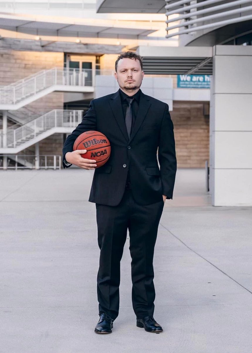 Please help us welcome our new Assistant Coach Gabriel Weist to the program!🖤💛
•
Gabe is looking forward to being on the court coaching again. He’s also excited to be part of building the foundation for this program!