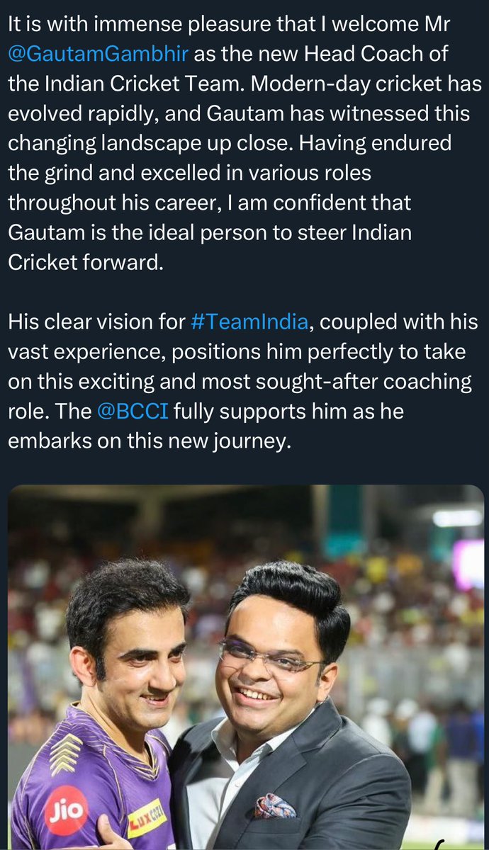 SriniMama1's tweet photo. Gambhir Head coach of India 🙌🏽🔥🔥
#IndianTeamCoach https://t.co/EVOf6NAwPL