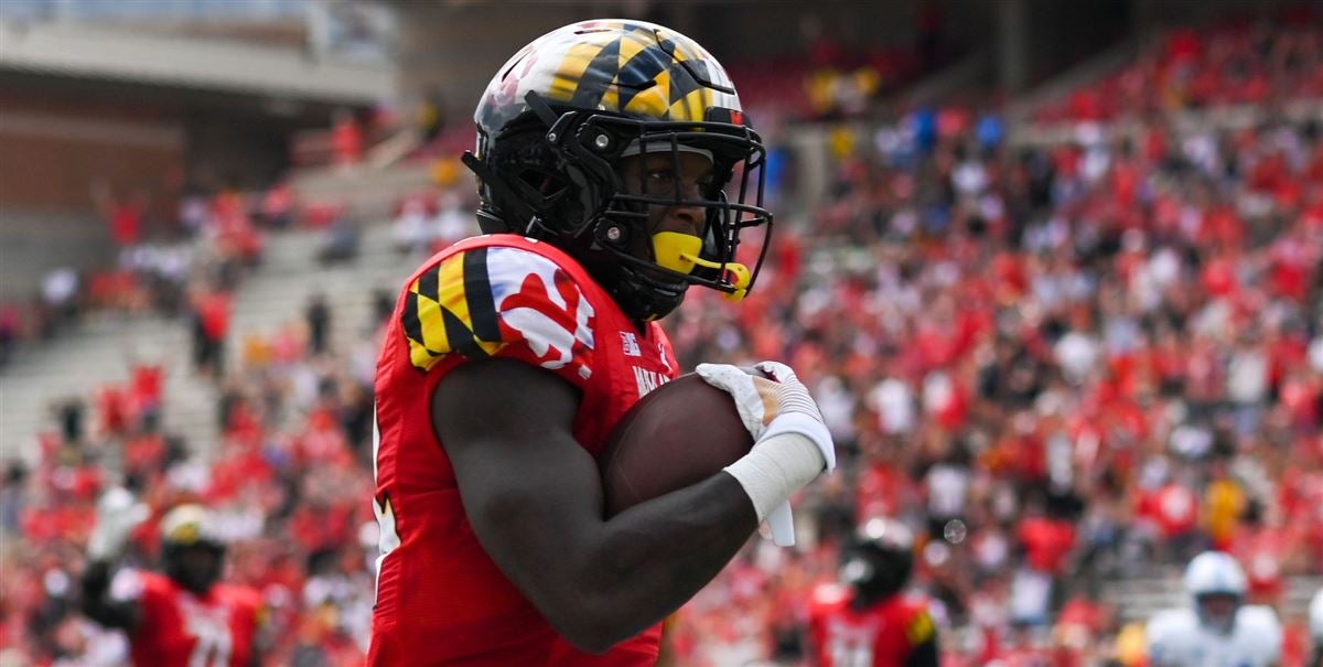 ● RB Spotlight ●

Roman Hemby - Maryland

• Hemby has been an excellent player for the Terps and he's one of the most underrated RBs in #CFB. In his career he's rushed for 1,740 yards 16 Touchdowns averaging 5 ypc. He's a tremendous receiving RB as well with 72 receptions for