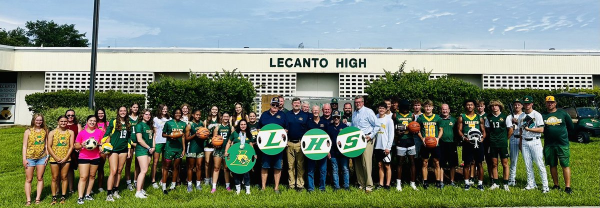 LHSPantherAth's tweet photo. Panther Nation: Two words - Thank you! Kiwanis of Inverness have always been incredible sponsors of students in Citrus County! Today they showed their generosity to LHS &amp; Panther Nation as they presented Principal Jason Koon, a Kiwanian himself, with an incredible donation!  #TPW https://t.co/wS44poF9Nn