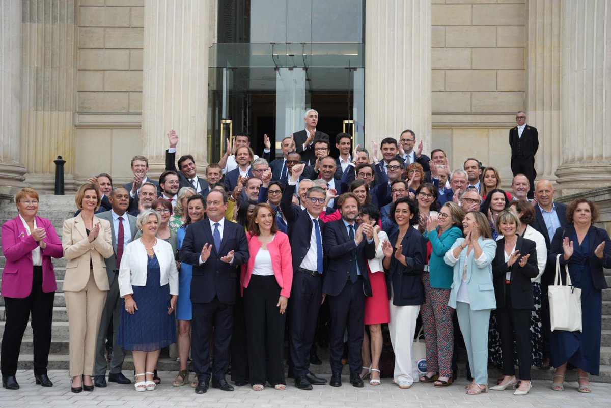 🌹 Après la victoire du #NouveauFrontPopulaire, les socialistes reviennent en force à l’Assemblée nationale, prêt·e·s à travailler pour changer les vies.