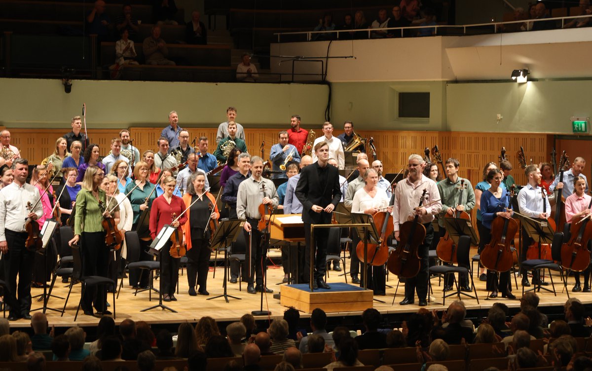 Today's lunchtime concert at the NCH was certainly a trip to the opera, as soprano Deirdre Higgin's voice boomed across the stage and conductor Kristian Sallinen lead our NSO through each spectacular piece. What a powerful afternoon show! 💥