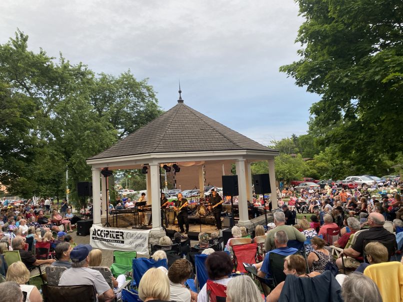 accipiterradar's tweet photo. A great night of music and fun was had by all on July 4th at the Fonthill Bandshell at Peace Park. The Hungry Hearts Band- Tribune to Bruce Springsteen put on a great show.  For the full roster of performers and dates visit: https://t.co/LaSXeeV8tC
#pelham #accipiterradar https://t.co/V1NRnGjVmQ