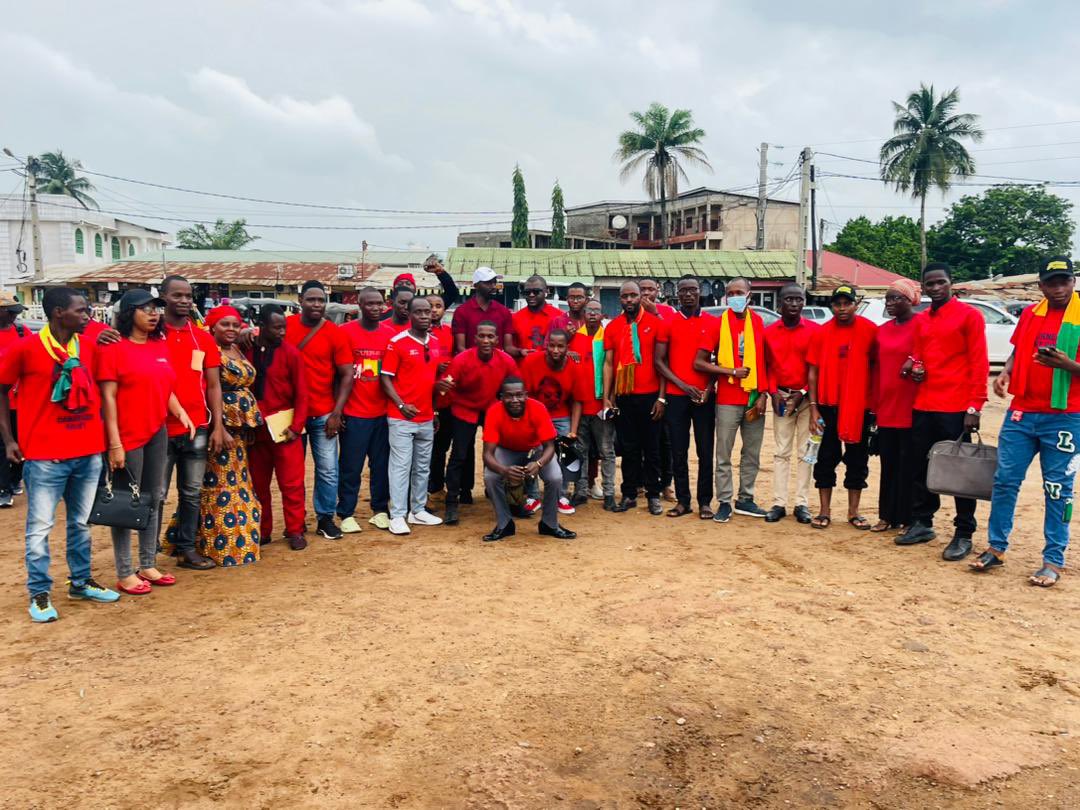 Apprêtons nos t-shirts, chemises et robes rouges pour le jeudi 11 juillet 2024 pour protester contre la fermeture des médias et cherté de la vie notamment le délestage électrique et tous les impairs de la transition. Camarade salut…🇬🇳👋🏾 

#TRouge #TousContreLaVieChère