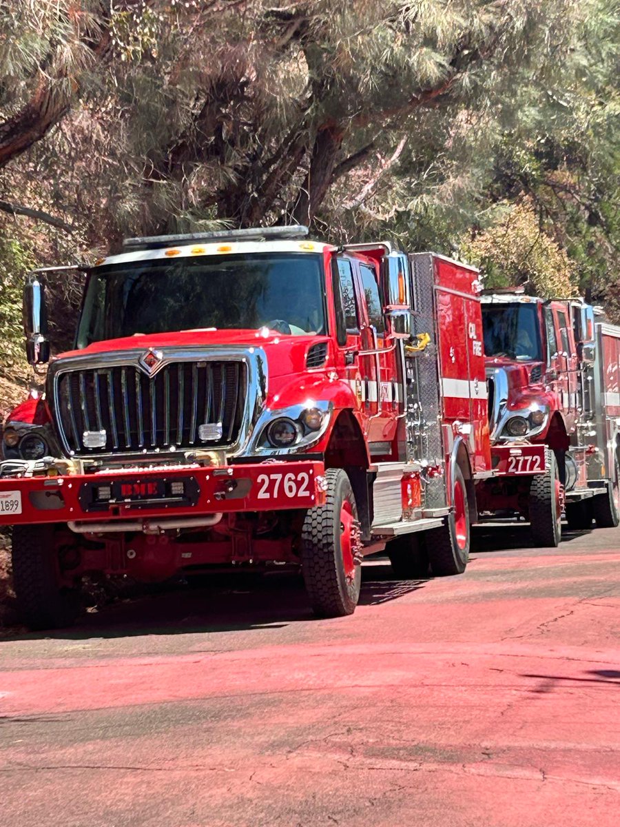 CALFIREAEU's tweet photo. #PayFire Update (7/9 β 7:45 am): The fire remains at 77 acres and is 65% contained. Crews will continue with mop up throughout the day. Please be respectful of residents returning home and first responders in the area and avoid the area unless necessary. https://t.co/Pqbrrrn7rT