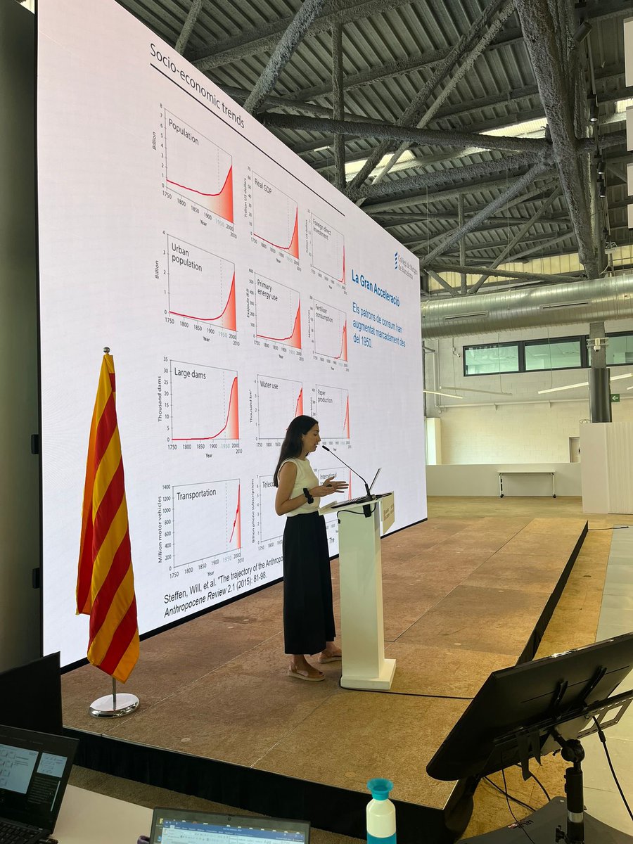 InnovacioE's tweet photo. Avui comencem dos dies de reflexió sobre com incorporar els conceptes de salut planetària, democràcia i DDHH a l’aula.Creant noves sinèrgies entre centres, univeritats, centres de recerca i territori. Posant les bases per un nou marc de treball en innovació transformativa#RIS3CAT https://t.co/DLjSpeO59p