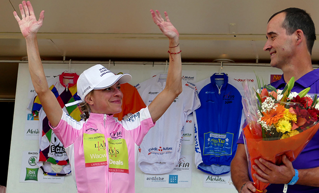 AllanAlmeiida's tweet image. O Renan trouxe na #ciclismonaespn que a Flávia Oliveira foi campeã da camisa de montanha do #GirodItaliaWomen em 2015. Além desse feito, a @Flavin8tor também foi 7º lugar na Rio 2016 e campeã da geral e camisa de montanha no Tour de l&apos;Ardeche 2016 !