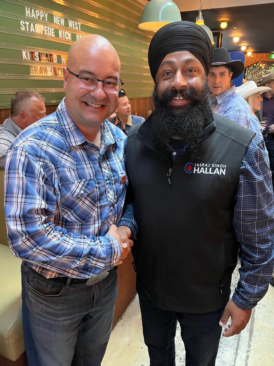 CementCanada's tweet photo. The CAC team had an amazing time at the Calgary Stampede!

We were pleased to kick off the week sponsoring @NewWestPA's Stampede reception. The week was a great chance to share details about the industry’s work around innovation, sustainability and competitiveness in the province https://t.co/XUuQ4ufllZ
