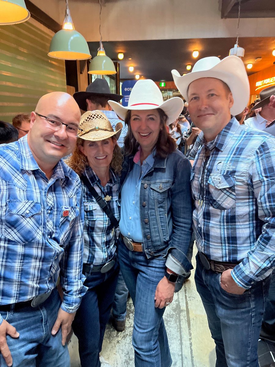 CementCanada's tweet photo. The CAC team had an amazing time at the Calgary Stampede!

We were pleased to kick off the week sponsoring @NewWestPA's Stampede reception. The week was a great chance to share details about the industry’s work around innovation, sustainability and competitiveness in the province https://t.co/XUuQ4ufllZ