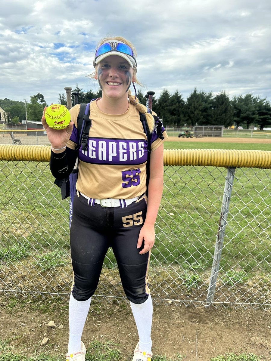 kayleeroadman05's tweet photo. I got two home runs these past 3 weeks 💕💓more to come this season  💜 go Reapers https://t.co/aOaewgEbDt