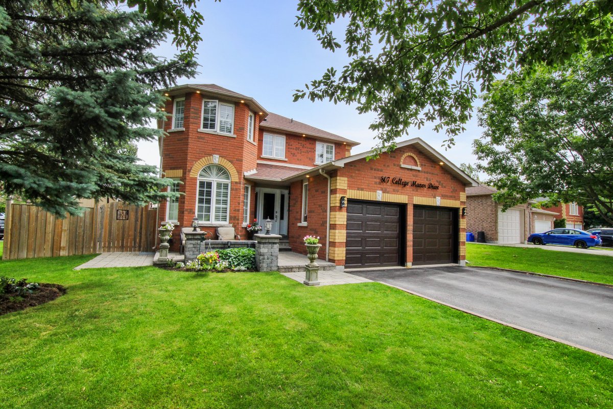 HappyHouseGTA's tweet photo. Elevate your lifestyle and surroundings. Your ideal home beckons, waiting for you to make it yours. 💫🏡

📍Newmarket, Ontario

#realestatephotography #realestatephotos #propertylisting #homeforsale #torontorealestate #torontoproperties #gtarealestate #gtaproperties #gtahomes https://t.co/vds4FqUfhU