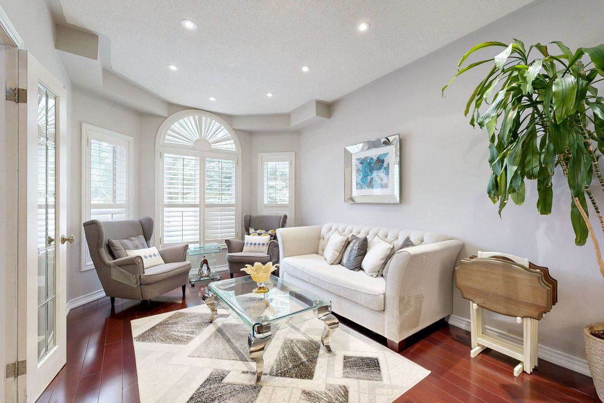 HappyHouseGTA's tweet photo. Elevate your lifestyle and surroundings. Your ideal home beckons, waiting for you to make it yours. 💫🏡

📍Newmarket, Ontario

#realestatephotography #realestatephotos #propertylisting #homeforsale #torontorealestate #torontoproperties #gtarealestate #gtaproperties #gtahomes https://t.co/vds4FqUfhU