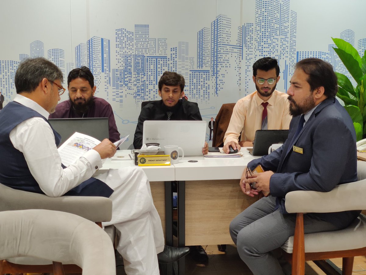ICIDPunjab's tweet photo. During his visit to the #BFCLahore Mr. Zahoor Hussain received a comprehensive briefing from @AbidSaleemPK & explored the center's advancements. Proud moment as he received the BFC #Newsletter, INSIGHT! #Progress #ArchivesAndLibraries https://t.co/VwzQfU5x0k