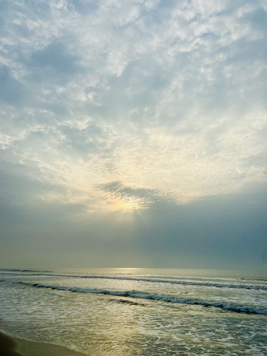 Snote911's tweet photo. Good weather 🤍 https://t.co/oDARWcwCQs