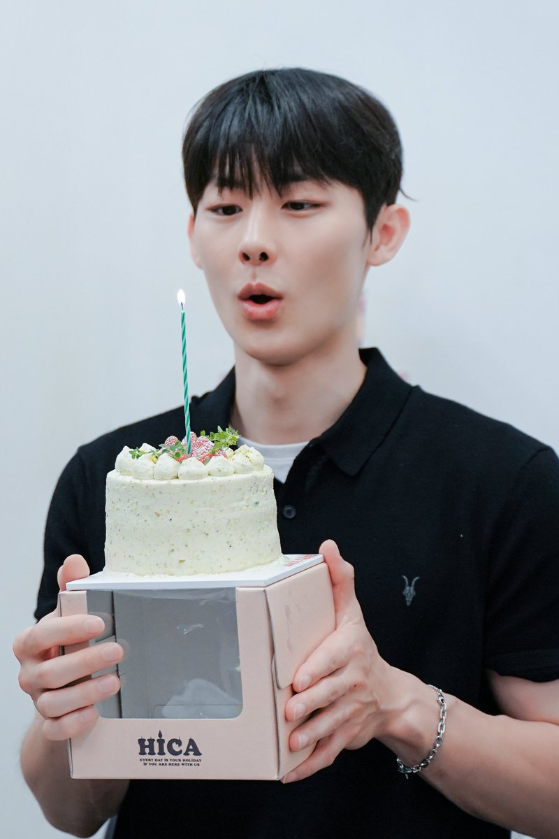 sommet_LSG's tweet photo. 240707
#이승규 #LeeSeungGyu #HBD_Gyue_990710 

예비군 중이지만 끝나고 끝내주는 생파하길
앞으로의 모든 노력을 응원할게요!
25번째 생일을 축하합니다🎂🍀 https://t.co/DhhcnhFCIu