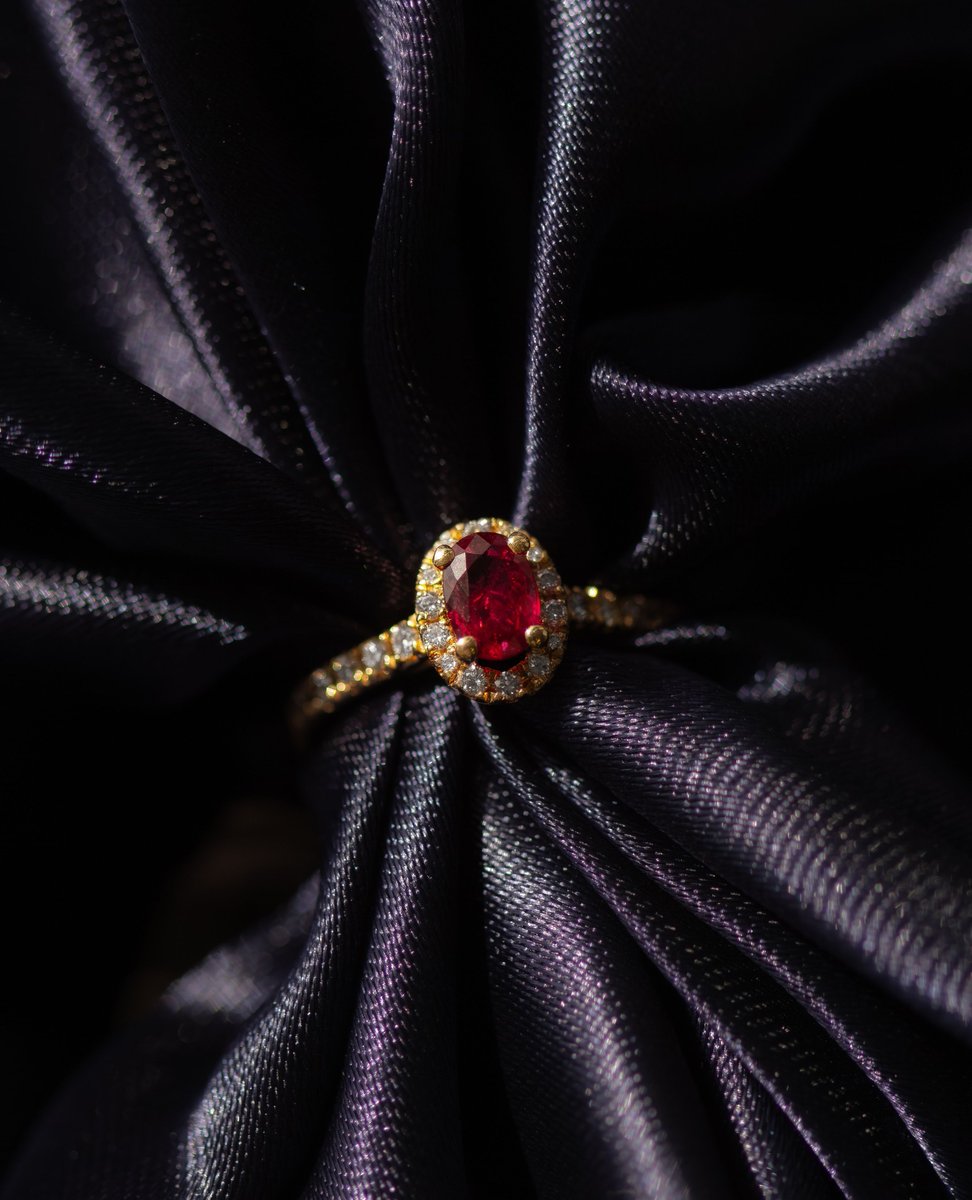 ShiningDiamond3's tweet photo. July's birthstone - Ruby ♥️
Since ancient times, rubies have symbolised love, passion, protection, and wealth. 
Whether you're looking to treat yourself or to surprise someone celebrating their birthday in July, we have a wide selection of Ruby jewellery perfect for any occasion! https://t.co/YHZ5wYOyNs
