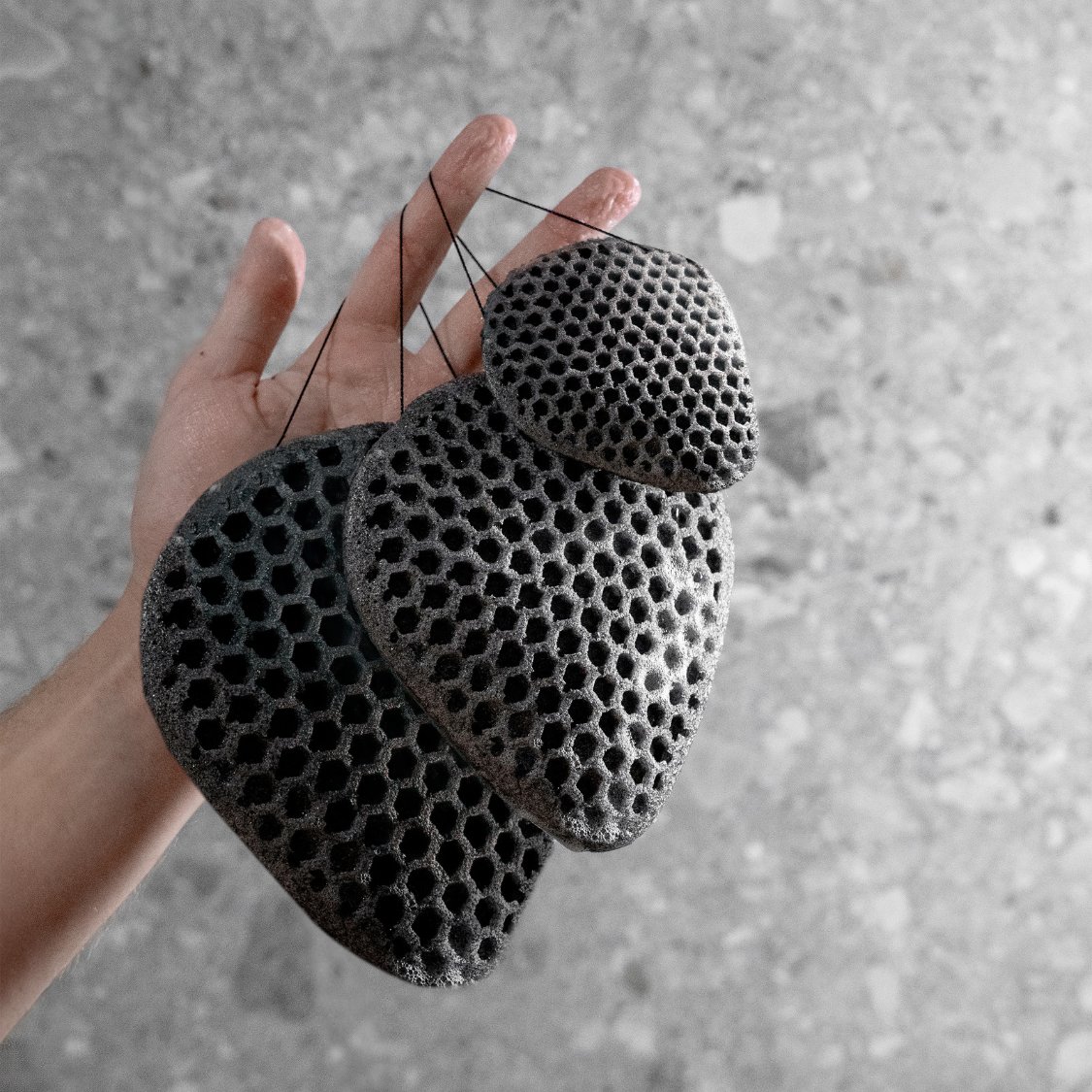 Gangs all here:
🤠 The Mini (Small but mighty!)
😎 The OG (The original size, tried and true)
🤯 The XL (Biggest for the broadest reach)