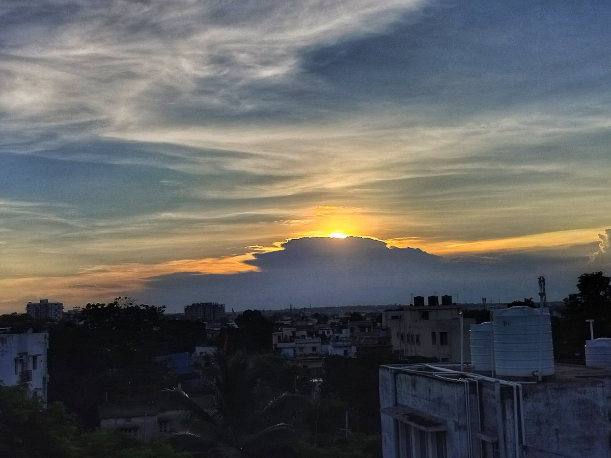 Supriyapriya25's tweet image. #theme_pic_India_Sunset 
#theme_pic_India_cloud