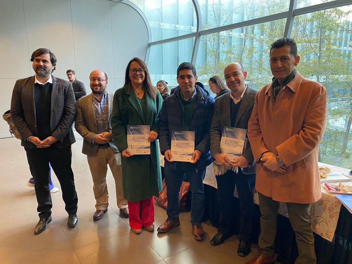 Estamos en la presentación de <a href="/centroISCI/">ISCI</a> del informe de recomendaciones regulatorias para la descarbonización de la matriz eléctrica en Chile.