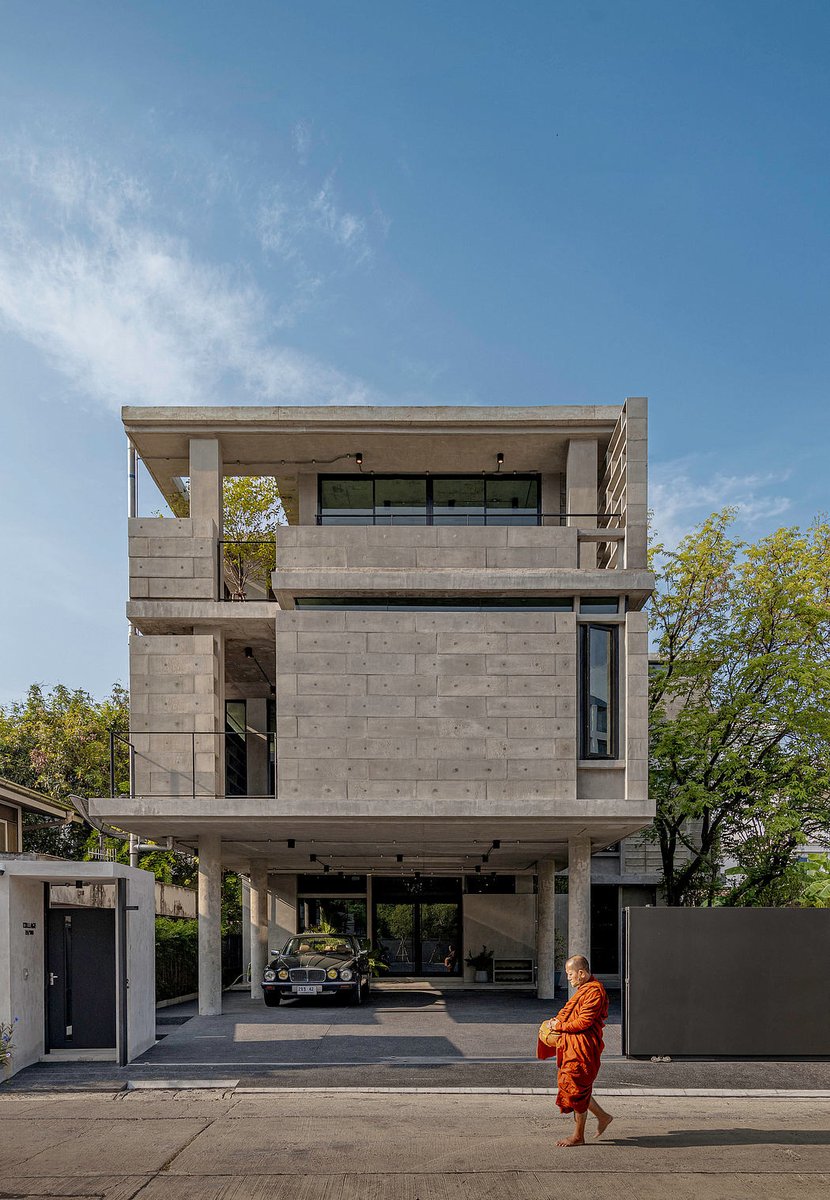 Concrete Collage Office: Innovative Design in Chatuchak 

homeadore.com/2024/07/02/con…