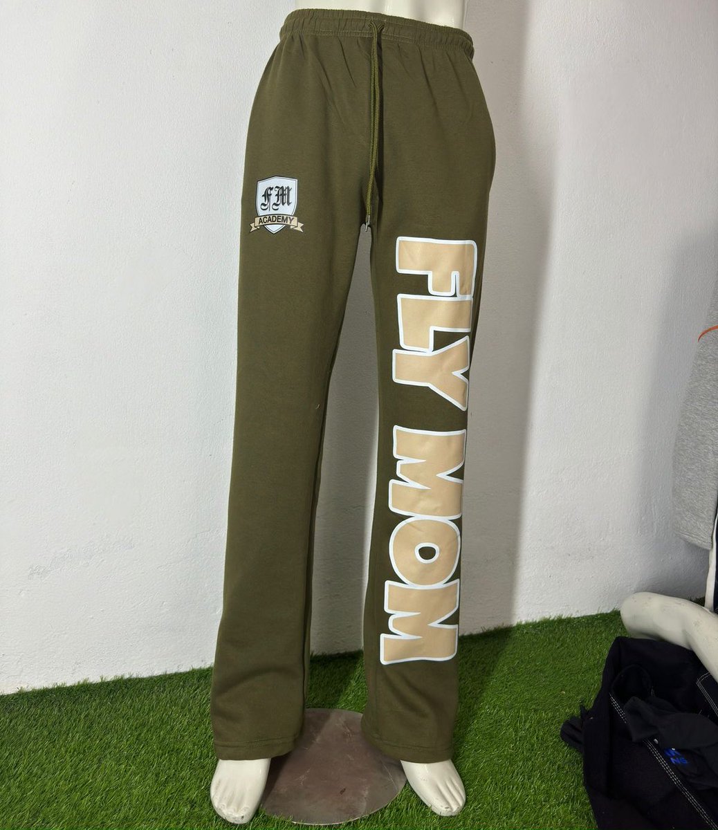 _iamcarefree's tweet image. FLY MOM ACADEMY (F.M.A.)

- A society or institution of distinguished Moms that aims to promote and maintain standards in being a Fly Mom ⭐️

Cropped Jersey + Fly Mom Sweats
08.02.2024 - 12NOON
KeelxCeleste.com

*IG - @Meetthecarefrees