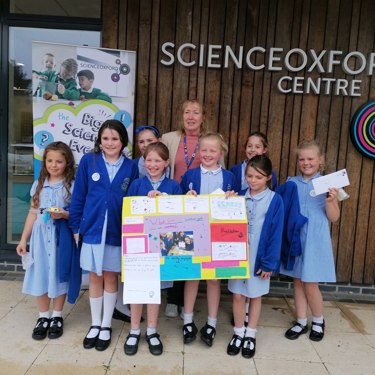 scienceoxford's tweet photo. Congratulations to the Year 4s from St Nicolas' CofE Combined School, awarded by the judges as winners of the Buckinghamshire schools #BigScienceEvent finals, with their investigation, “What foods are insulators and which are conductors?" #STEMlearning https://t.co/yuIOe87C4n