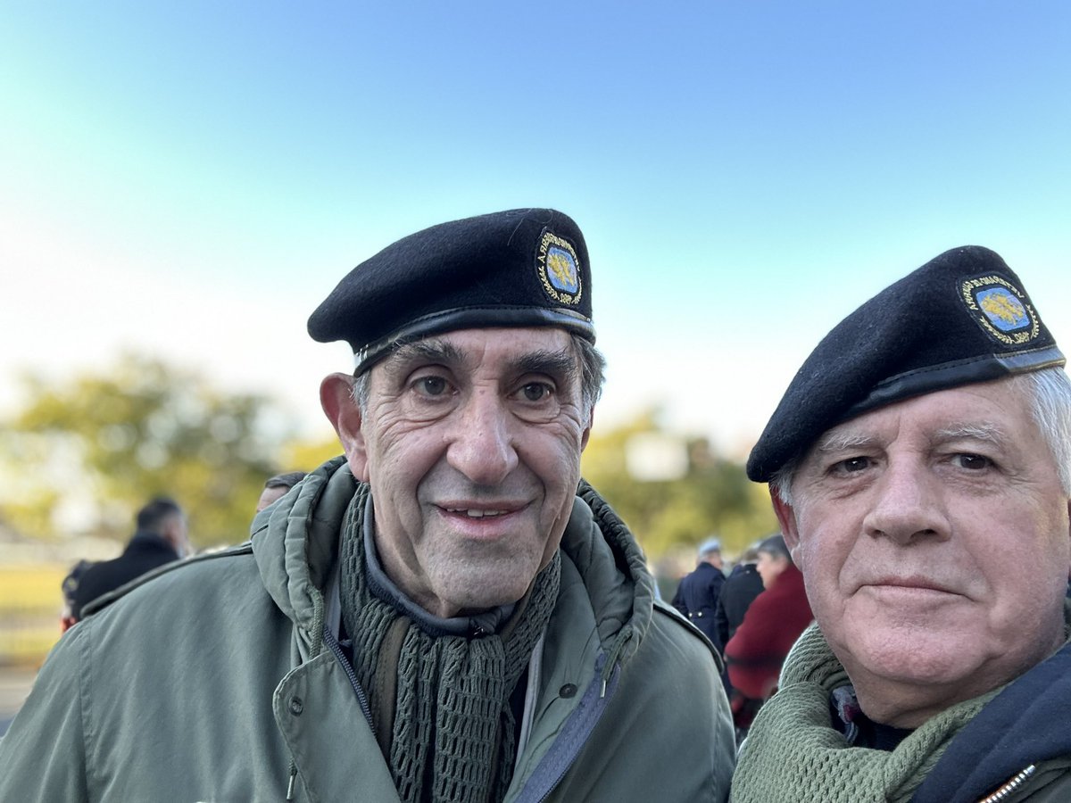 constanzabravi's tweet photo. Volvieron las fiestas patrias, las autoridades civiles unidas.
Volvieron las banderas argentinas, las marchas patrias. 

Se fueron las fiestas y banderas partidarias. Se fue Sudor Marika. 

De a poco volvemos a ser un PAÍS NORMAL🇦🇷 https://t.co/FoZ0PoxVqs