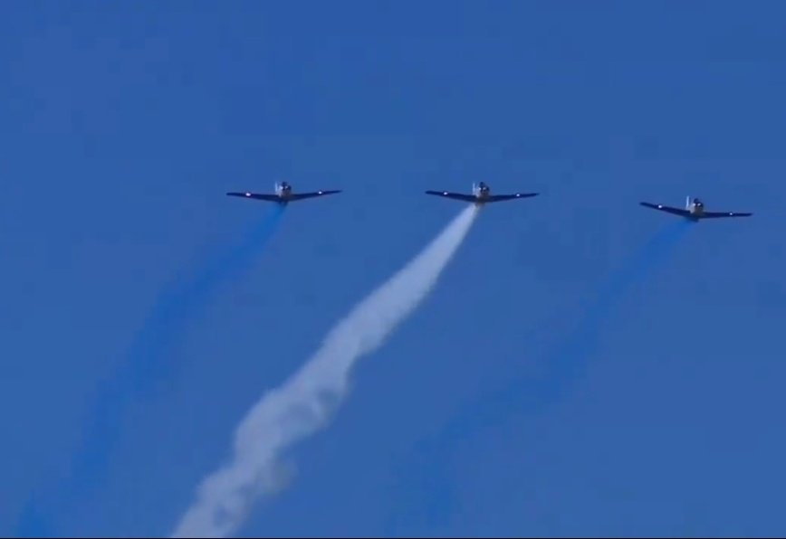 Volvieron las fiestas patrias, las autoridades civiles unidas.
Volvieron las banderas argentinas, las marchas patrias. 

Se fueron las fiestas y banderas partidarias. Se fue Sudor Marika. 

De a poco volvemos a ser un PAÍS NORMAL🇦🇷