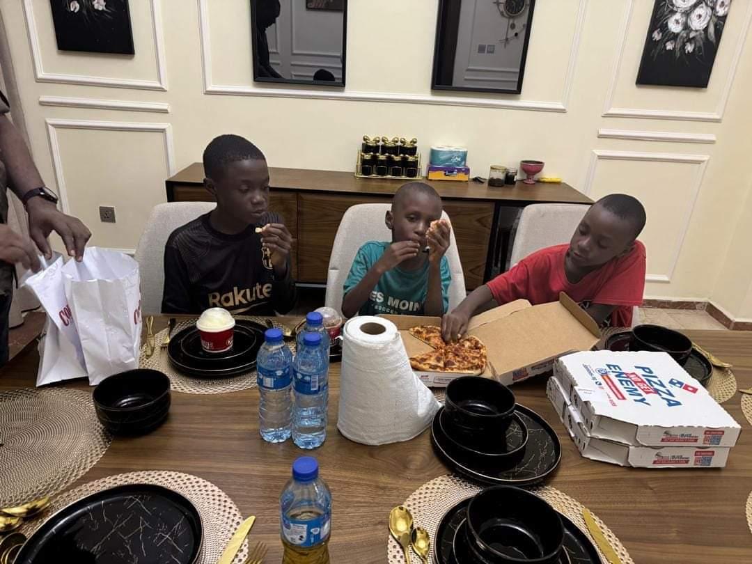 doctorfolu's tweet photo. All free to the glory of God. Thank you so much everyone @Nigerian_Doctor @ScorpioAmplexus @seerhawluxevent @Oliveemodi @drsolajohn I don't know you but heaven does. You won't miss your rewards. Nigeria won't happen to you. I love youπ #savethegimbas #gimbasarefree https://t.co/mjY7ooCoTO