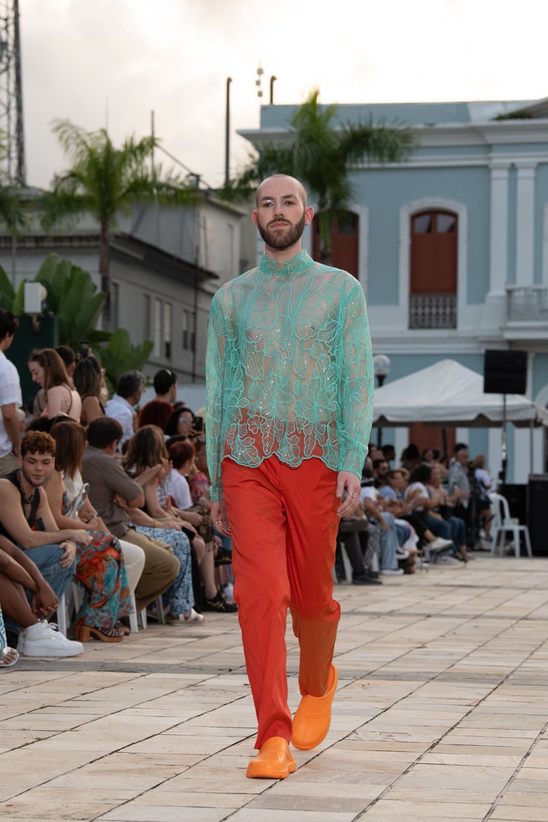 itsmarcellb's tweet photo. Salvaje, una sirena, una personaje… y no lo puedo evitar, RUNWAY!!!
.
Que emoción jaja!!! Era mi primera vez caminando en Paso Pasarela por Mikhael Estrada y estoy sumamente agradecido por la oportunidad!!! 🫶🏻 Esto no será la última vez que ustedes me ven modo pasarela
#paspas https://t.co/bWCdBGAr1G