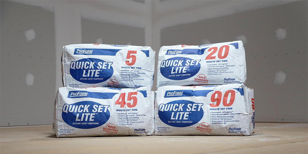 NationalGypsum's tweet image. To ensure every batch of setting compound reaches peak performance, use these three tips to achieve the right consistency: hubs.li/Q02FzvSj0

#ProForm #DrywallFinishing #ConstructionTips