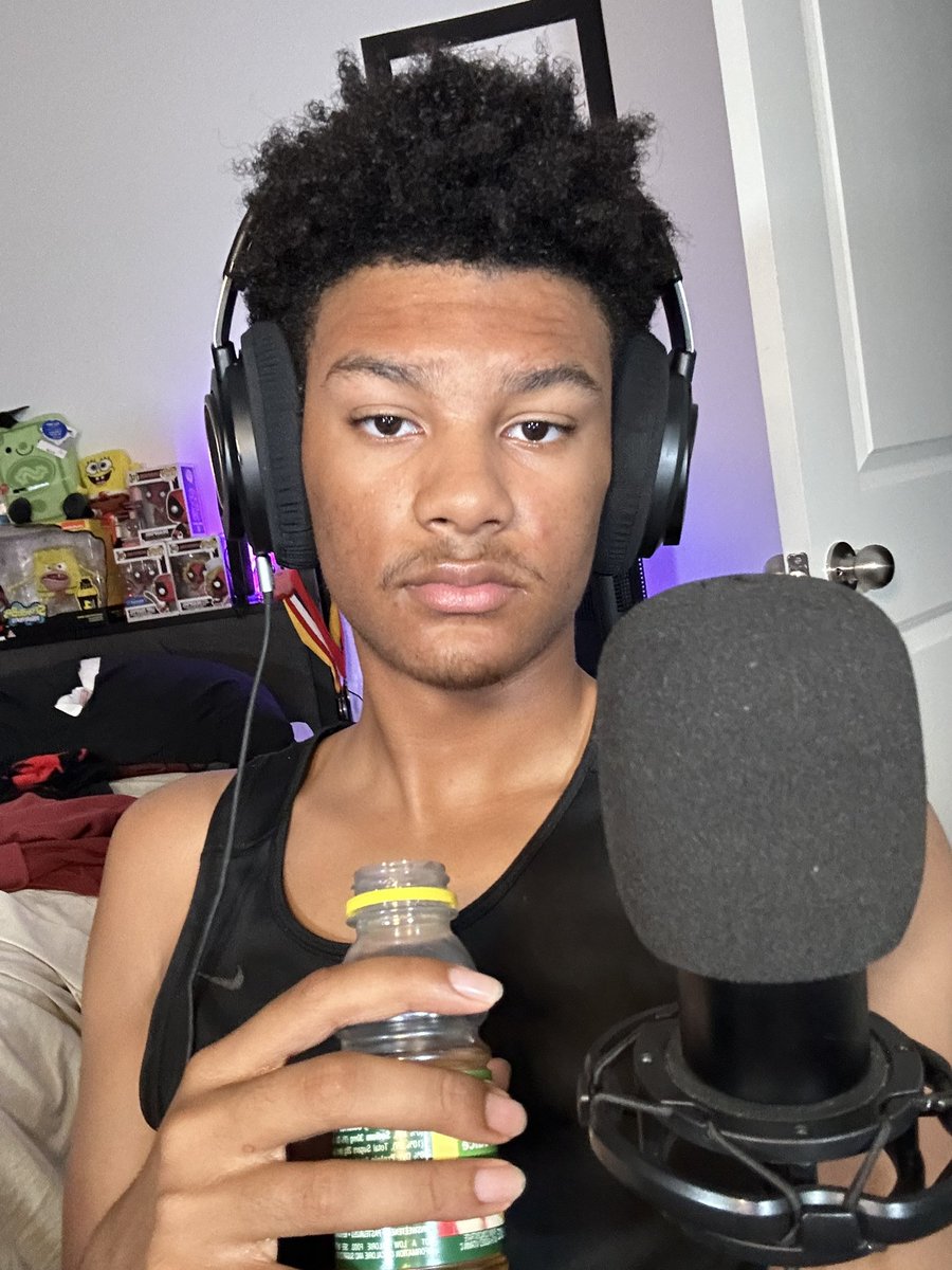 whatdarrell tweet media