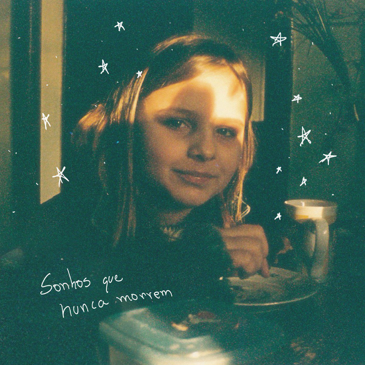 adoravel_cliche's tweet image. É com tremenda felicidade que lançamos nosso segundo álbum via @balaclavarecs : “sonhos que nunca morrem”✨
Este disco foi feito com muito esmero, consideração, reflexão, emoção e carinho 💕
Esperemos que gostem 🚀
Ouça: ditto.fm/sonhos-que-nun…