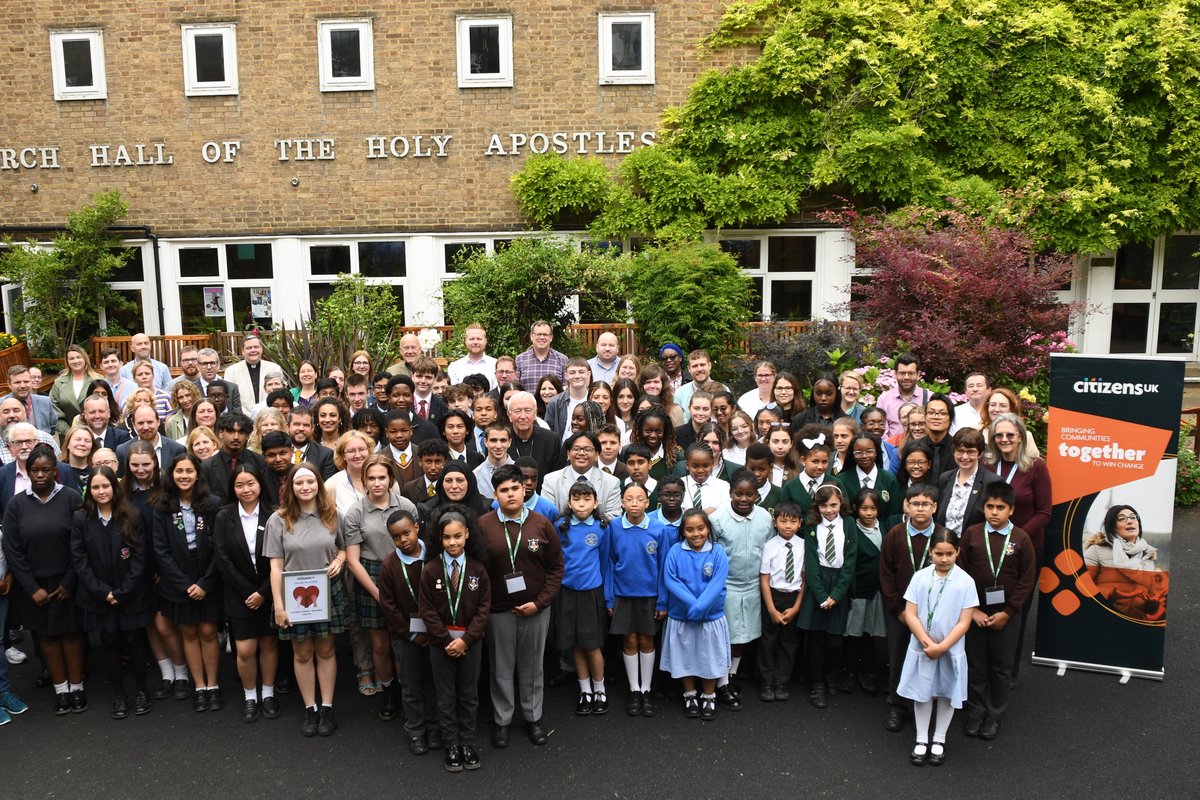 stbons's tweet photo. Students and members of staff from St Bonaventure’s joined over 200 young people, teachers, and leaders at the Church of the Holy Apostles, Pimlico.
We gathered to celebrate the existing community work taking place in our schools, and inspire others to get involved.
#stbons https://t.co/S8LVPI8xdo