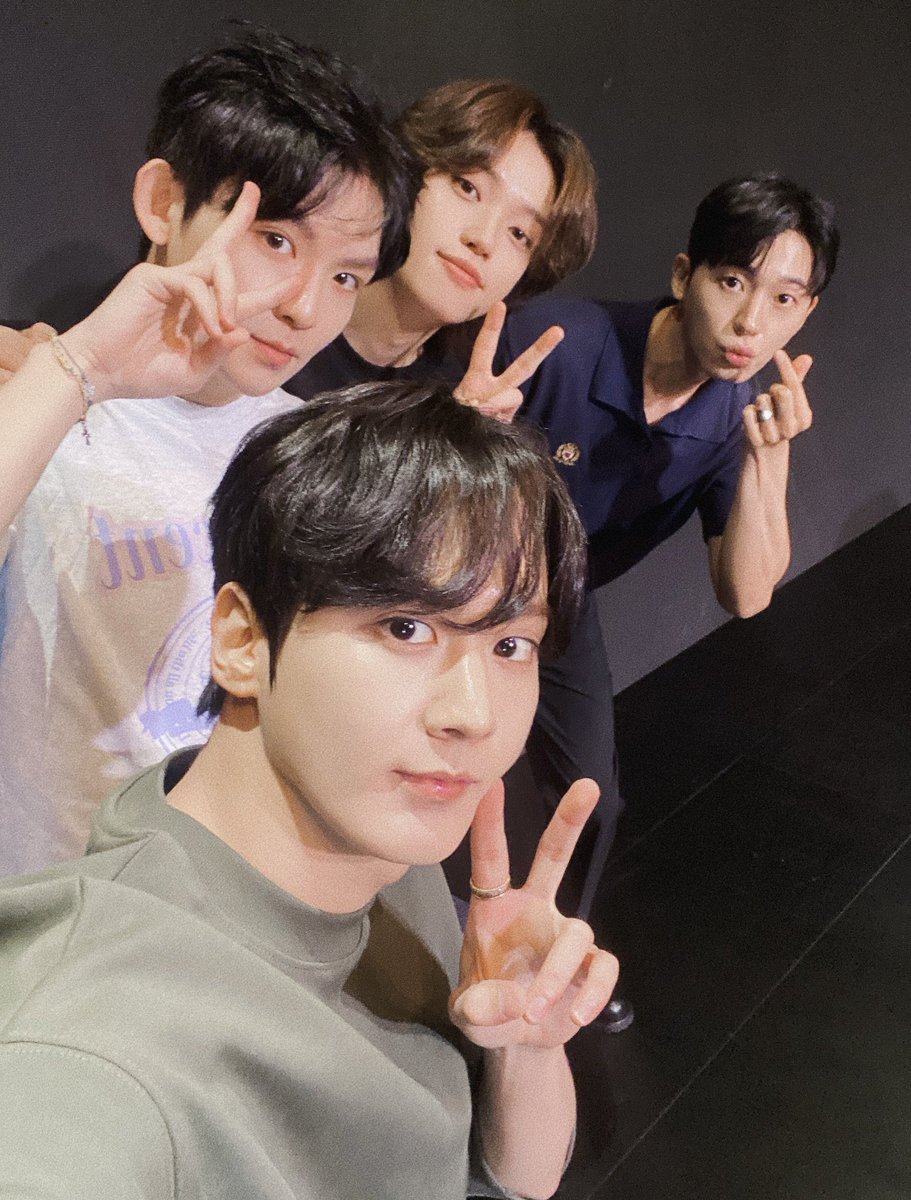 틴탑의 14주년을 축하합니다👏
지금까지 고생 많았고 앞으로도 잘부탁해*⸌☻ັ⸍*
140주년까지 함께해 -`♡´-

#틴탑_엔젤_열네번째_여름
#fourTEENyearsonTOP