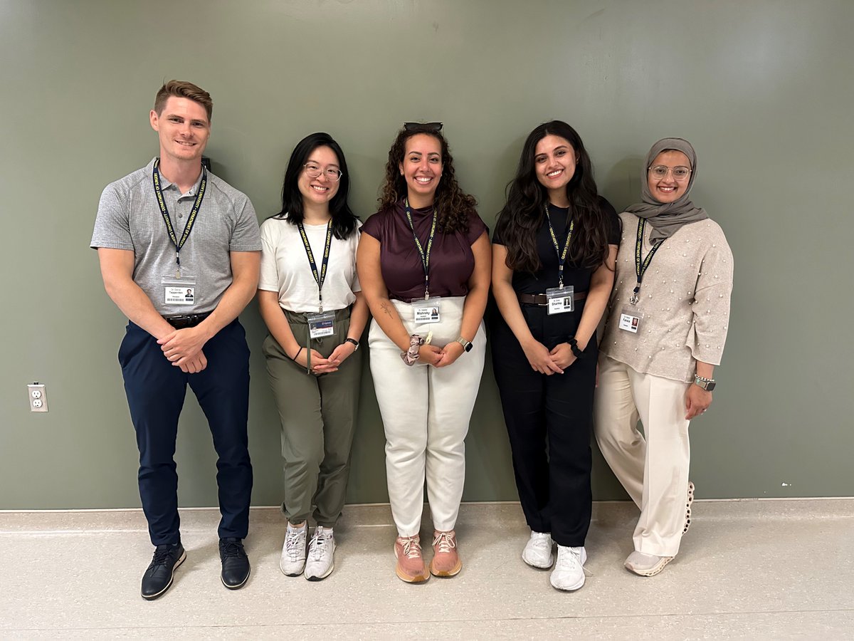 Here's our PGY1 group on their first day! First week of General Surgery residency:✅