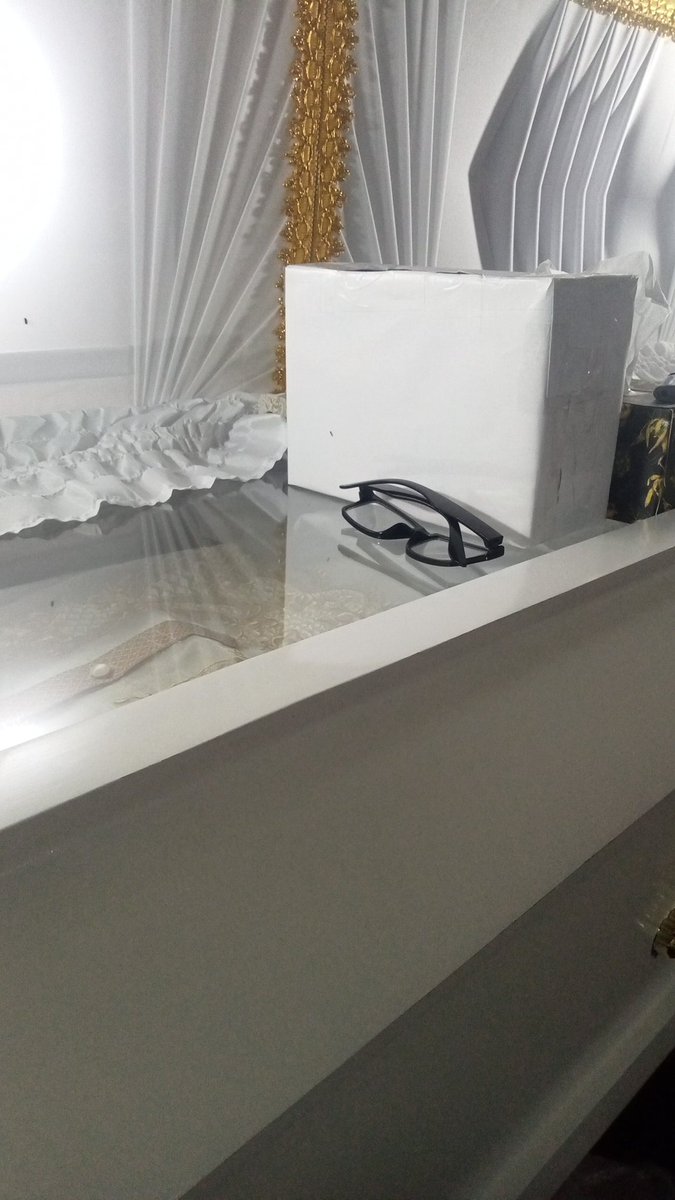 Arkiyon's tweet photo. sana bukas ayos na https://t.co/1KXQOVvplU