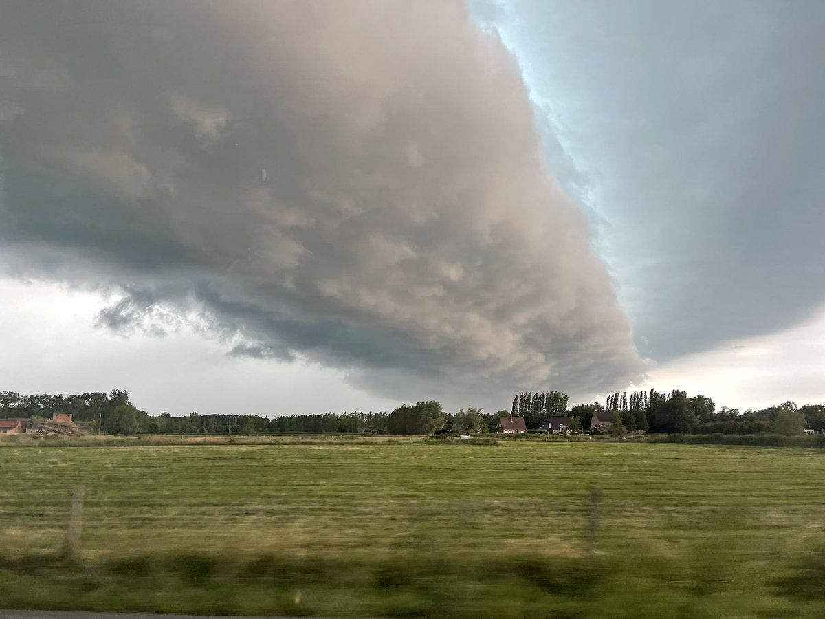 Mooi onweerfront #vrt #vrtweer