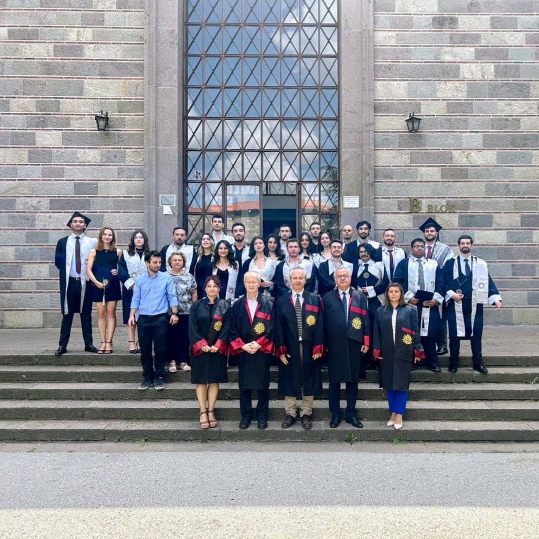 physeng_au's tweet photo. 2023-2024 Öğretim Yılı Fizik Mühendisliği Bölümü Mezunları #ankaraüniversitesi https://t.co/9vwt21Cw3H