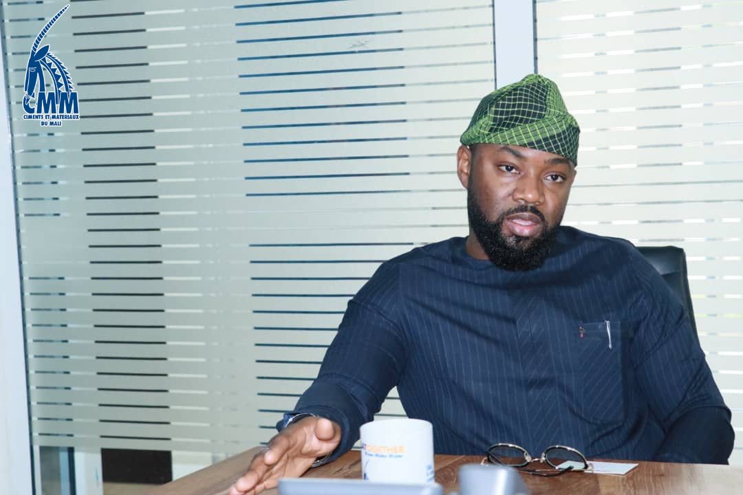 CMM reçoit le vice Président et des membres du Conseil National du Patronat au Mali CNPM pour une entrevue avec la Direction Générale dans nos locaux.
Voici les images qui illustrent cette matinée.
#CimentsEtMatériauxDuMali #Cimenterie #CMM #CNPM #construction #entretien