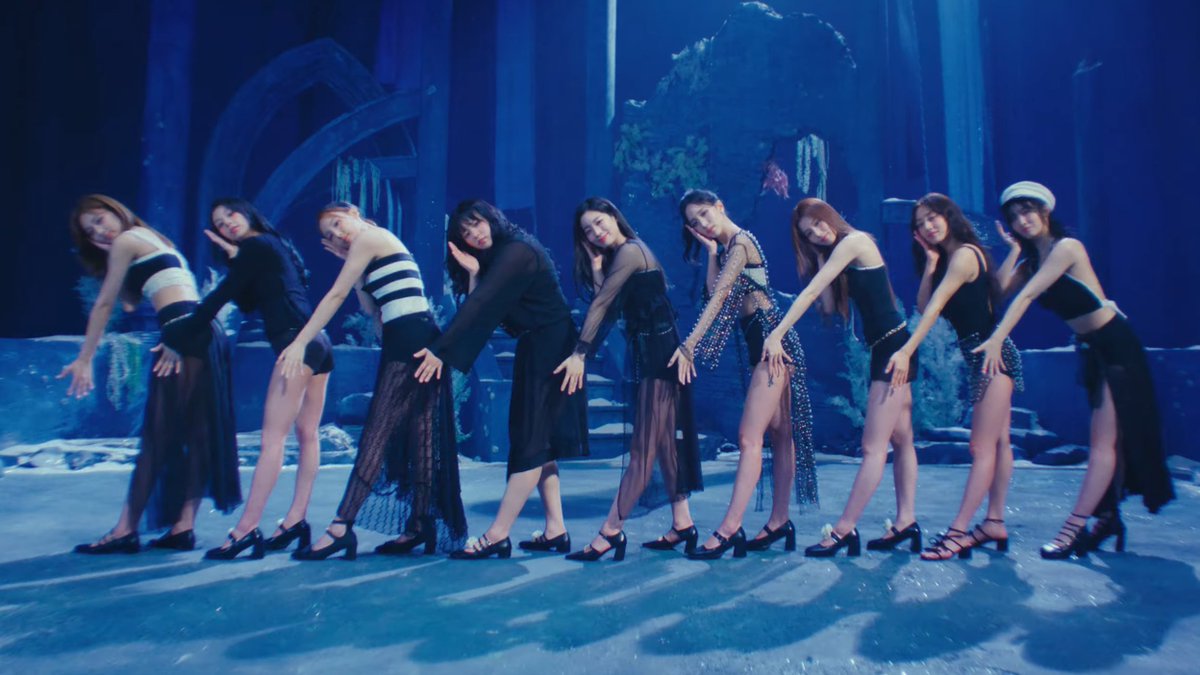 godmitzu's tweet photo. 9WICE LOOK SO GOOD IN THESE FITS 🖤 https://t.co/OQDEQMJFZo
