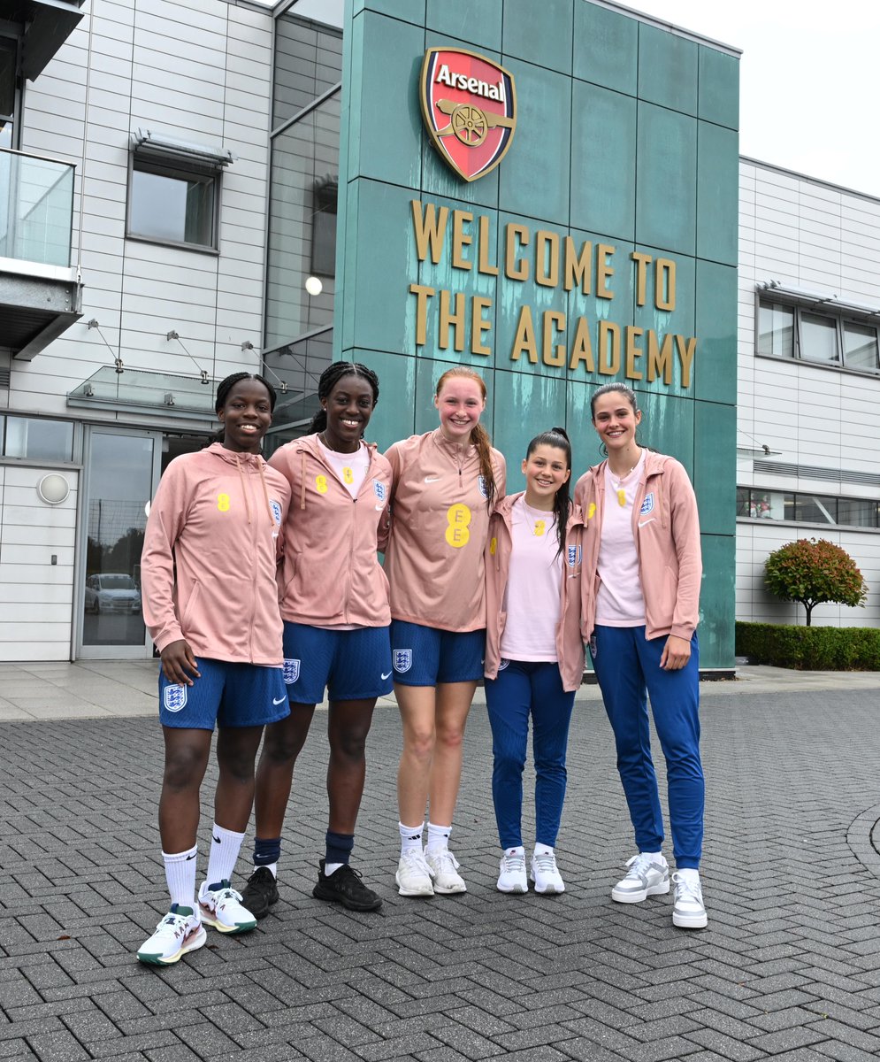 Representing the <a href="/Lionesses/">Lionesses</a> at Hale End 🦁

Proud of our young Gunners ❤️