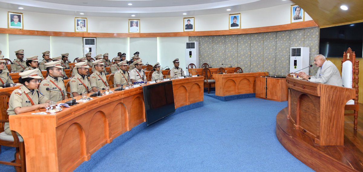 A group of 28 #IPSProbationers of #76RR including 2 from Royal Bhutan Police Service (#RBPS) from <a href="/svpnpahyd/">SVPNPA</a>, on a Study-cum-Cultural Tour to #NewAndamans, called on Hon’ble LG <a href="/Admiral_DKJoshi/">Admiral D K Joshi</a> today at #RajNiwas. Shri Devesh Chandra Srivastva, <a href="/DGPANIslands/">DGP A&N Islands</a>, along with other