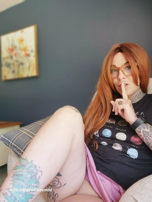 I'm a mature woman who knows how to satisfy a man's needs.  Buyingcontent sellingcontent domme femdome