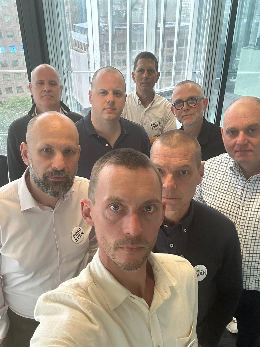 Russia can lock up our colleague Evan and put him on sham trial. But they cannot take his dignity. We shave our heads in solidarity. #IStandWithEvan #FreeEvan