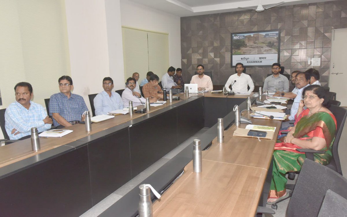 Collector_KMM's tweet photo. సీతారామ ప్రాజెక్టు స్టేజ్ 2 పనుల భూసేకరణ ప్రక్రియపై క్యాంపు కార్యాలయంలో అధికారులతో సమావేశం

మంగళవారం ప్రభుత్వ ప్రాధాన్యత కార్యక్రమాలపై రాష్ట్ర ప్రభుత్వ ప్రధాన కార్యదర్శి  వీడియో కాన్ఫరెన్స్ https://t.co/xfOCRb7tx9