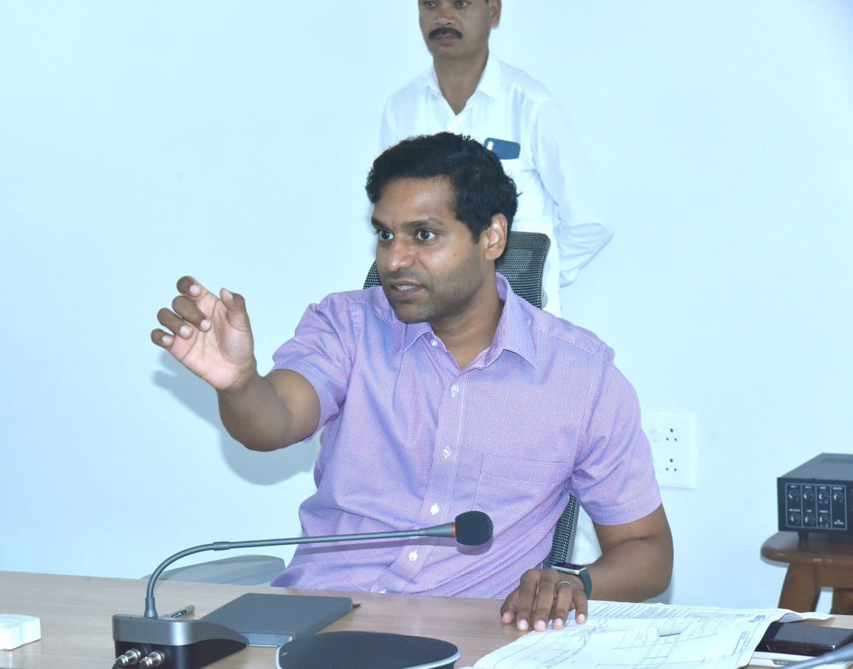Collector_KMM's tweet photo. సీతారామ ప్రాజెక్టు స్టేజ్ 2 పనుల భూసేకరణ ప్రక్రియపై క్యాంపు కార్యాలయంలో అధికారులతో సమావేశం

మంగళవారం ప్రభుత్వ ప్రాధాన్యత కార్యక్రమాలపై రాష్ట్ర ప్రభుత్వ ప్రధాన కార్యదర్శి  వీడియో కాన్ఫరెన్స్ https://t.co/xfOCRb7tx9