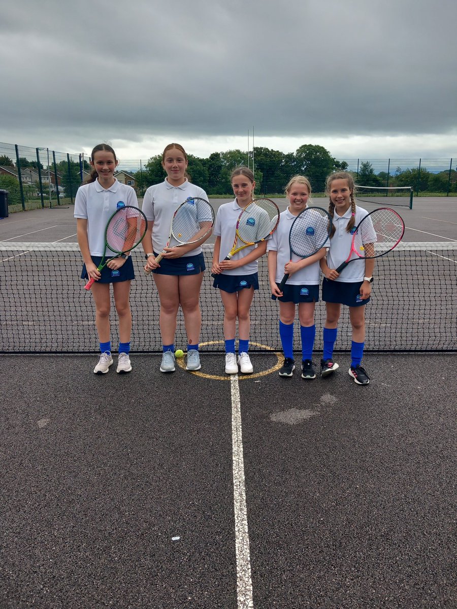 AddGorffYGBM's tweet photo. 🎾 👏 Llongyfarchiadau mawr i Dîm Tenis Merched 7 ac 8 ar eu buddugoliaeth heddiw yn erbyn Ysgol Cathedral. Gemau agos a chystadleuol tu hwnt. Pencamwyr y Sir! Ymlaen i'r rownd nesaf! Gwych ferched! 🎾👏 https://t.co/gwB5Hmu1cq