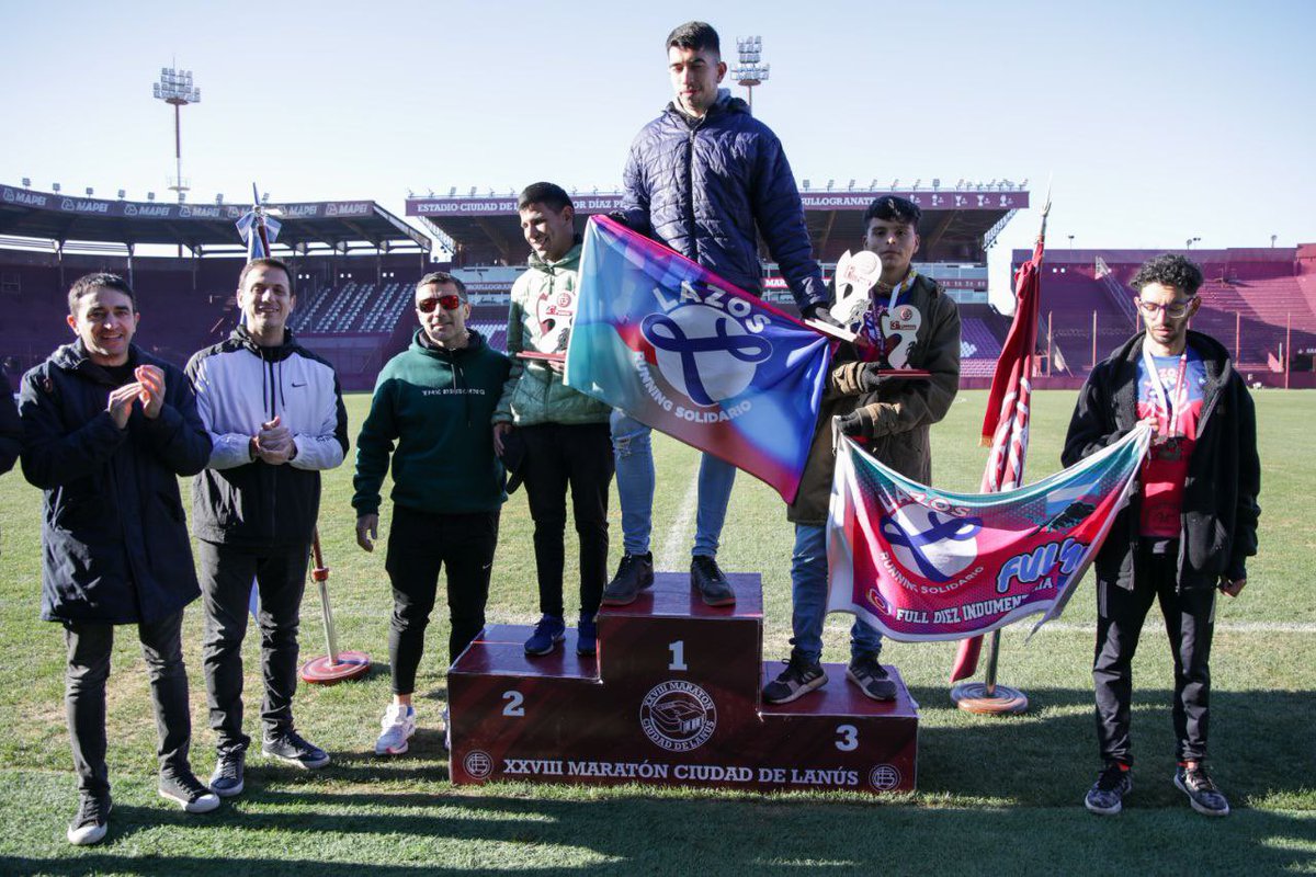 🇱🇻 Siempre es un placer participar de la Maratón del <a href="/clublanus/">Club Lanús</a> . Corrí nuevamente los 10 km por las calles de Lanús Este y Remedios de Escalada, junto 2.000 personas.

Además, tuve el honor de entregar medallas de ganadores/as de los distintos tramos.

#LaCiudadQueNosMerecemos